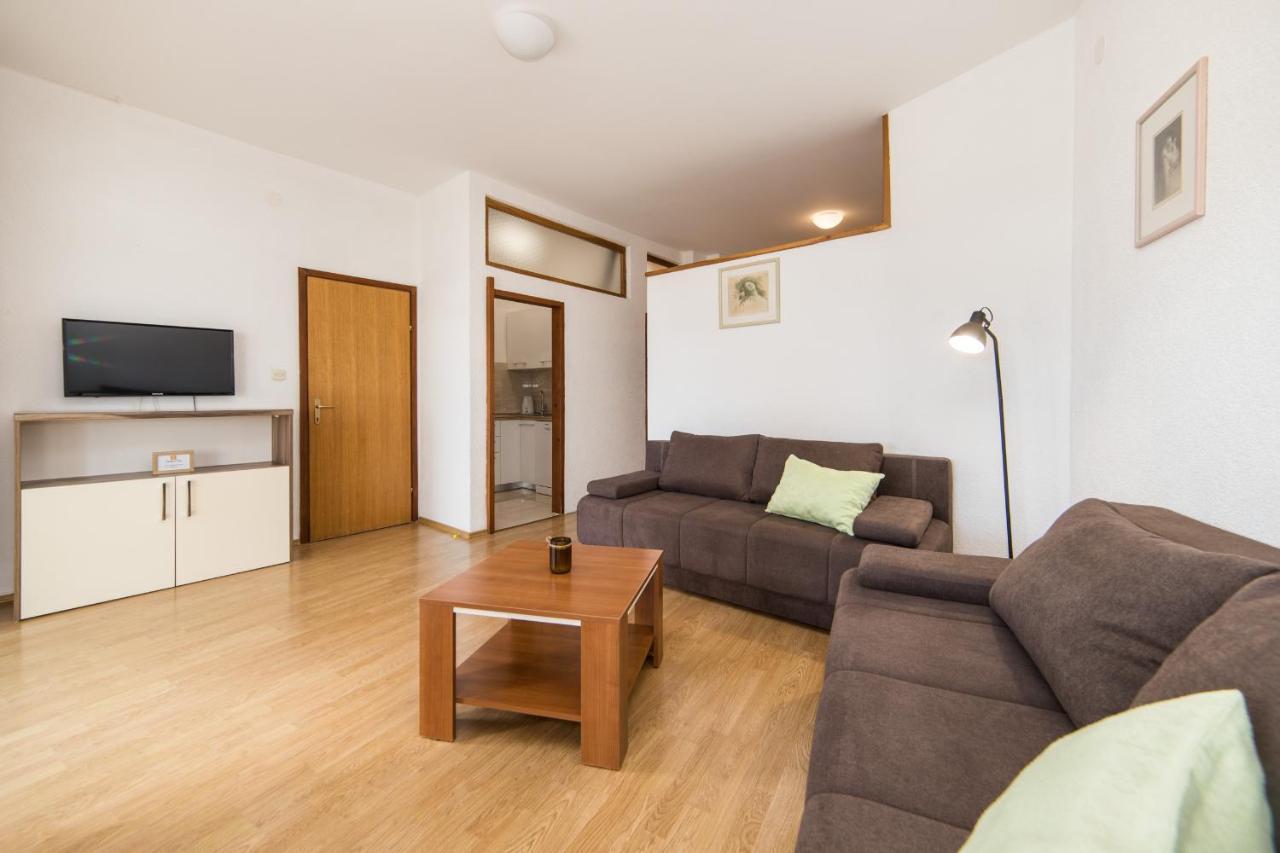 Apartmani Aida Zivogosce Ngoại thất bức ảnh