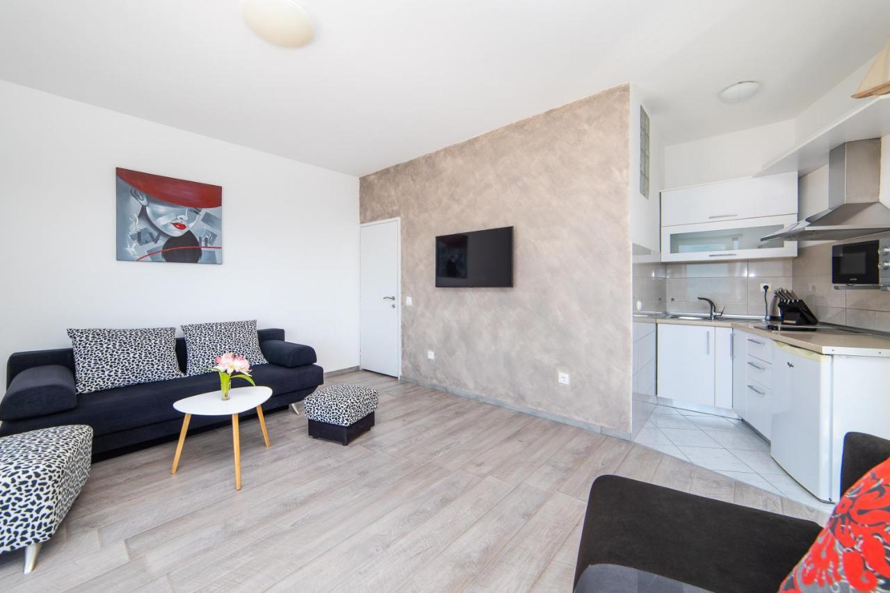 Apartmani Aida Zivogosce Ngoại thất bức ảnh